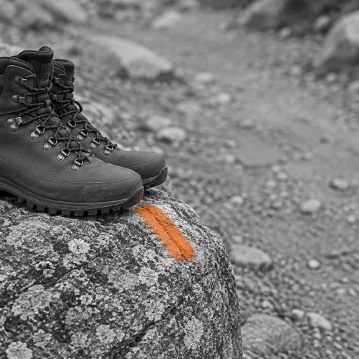 Why flat toe brown boots for men excel on demanding trails