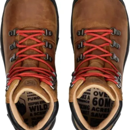 KEEN Women's Pyrenees Hiking Boot Review: wide, comfy leather boots that just get on with it